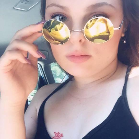 Meet your Posher, Kylee - Picture 1 of 1